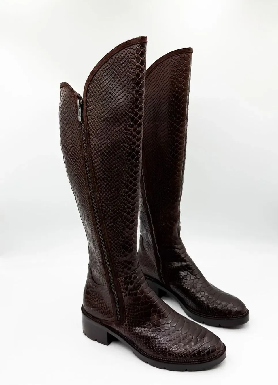 Donald Pliner Soffie Women’s Knee High Zip Boots – Brown Embossed Leather Size 9